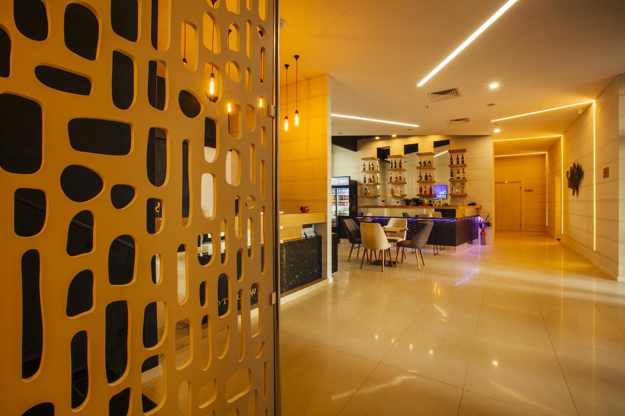 Hotel West Батуми Экстерьер фото