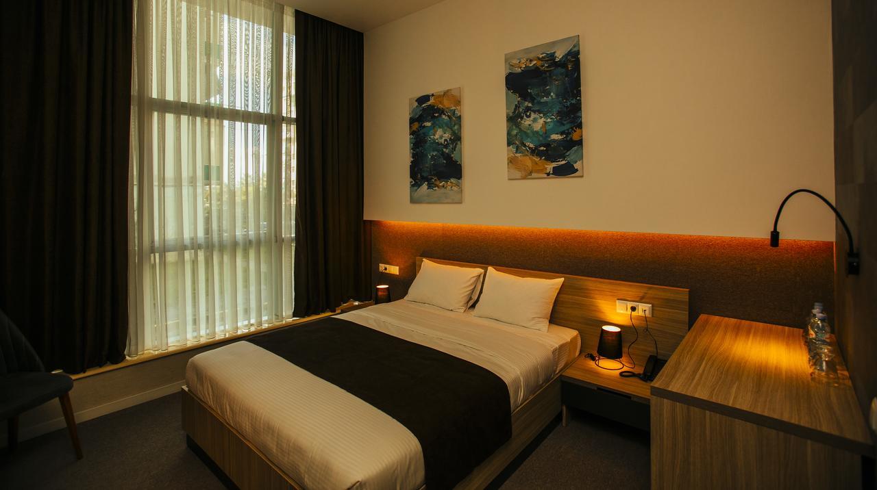 Hotel West Батуми Экстерьер фото
