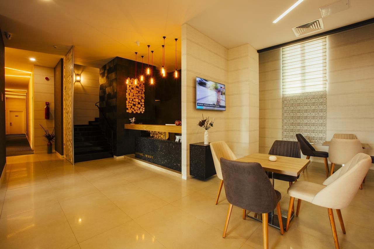 Hotel West Батуми Экстерьер фото
