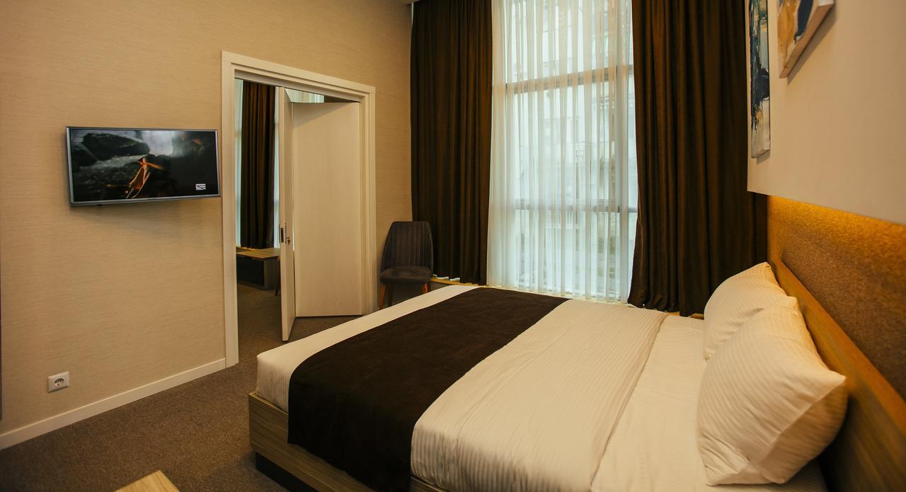 Hotel West Батуми Экстерьер фото