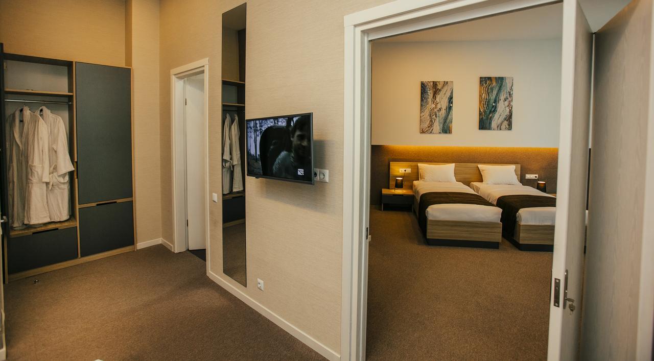 Hotel West Батуми Экстерьер фото