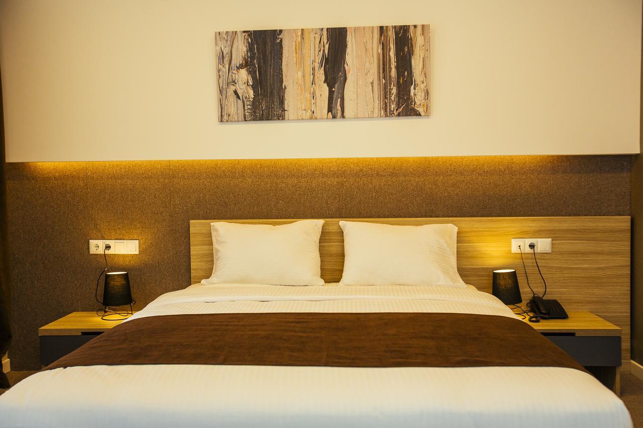Hotel West Батуми Экстерьер фото
