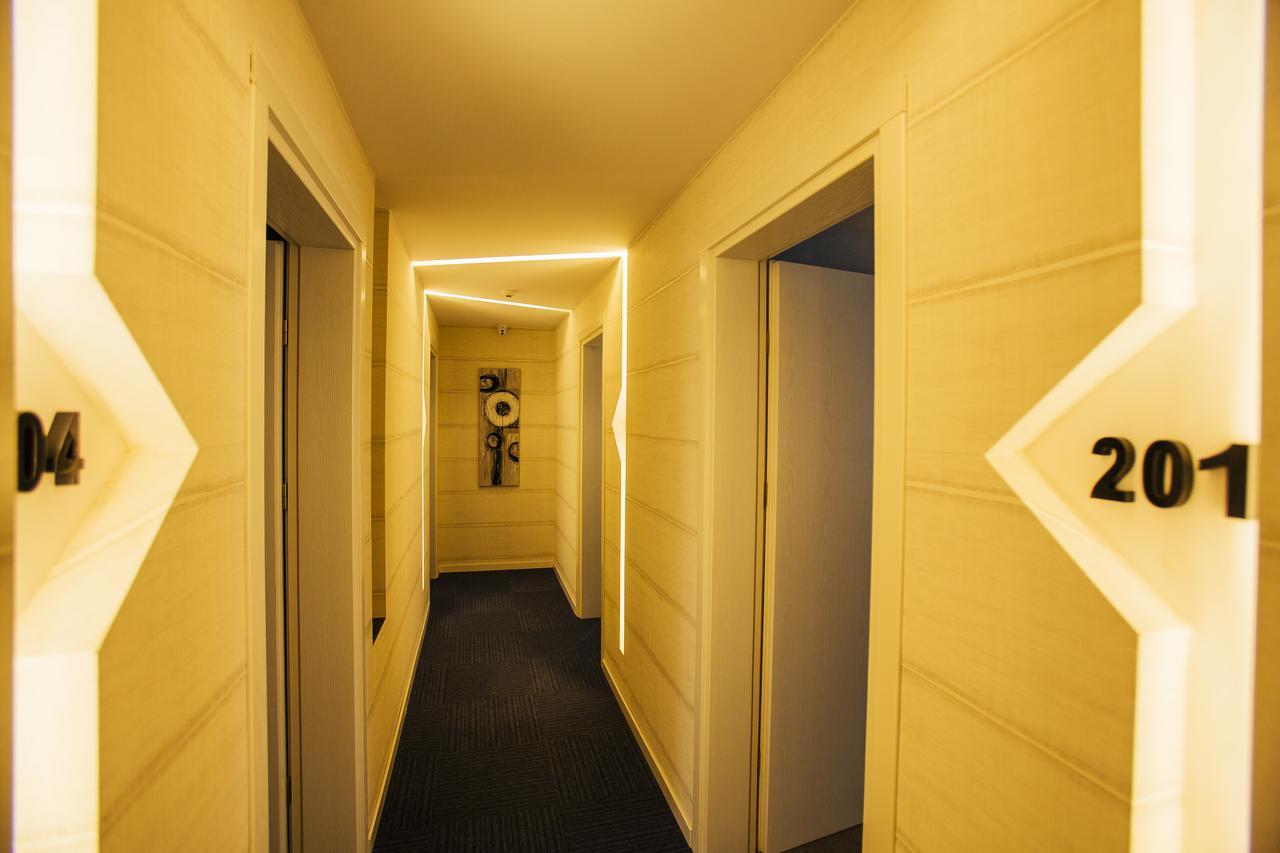 Hotel West Батуми Экстерьер фото
