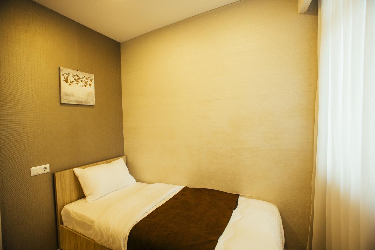 Hotel West Батуми Экстерьер фото