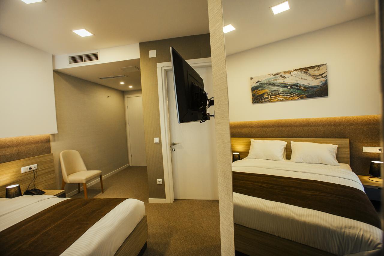 Hotel West Батуми Экстерьер фото