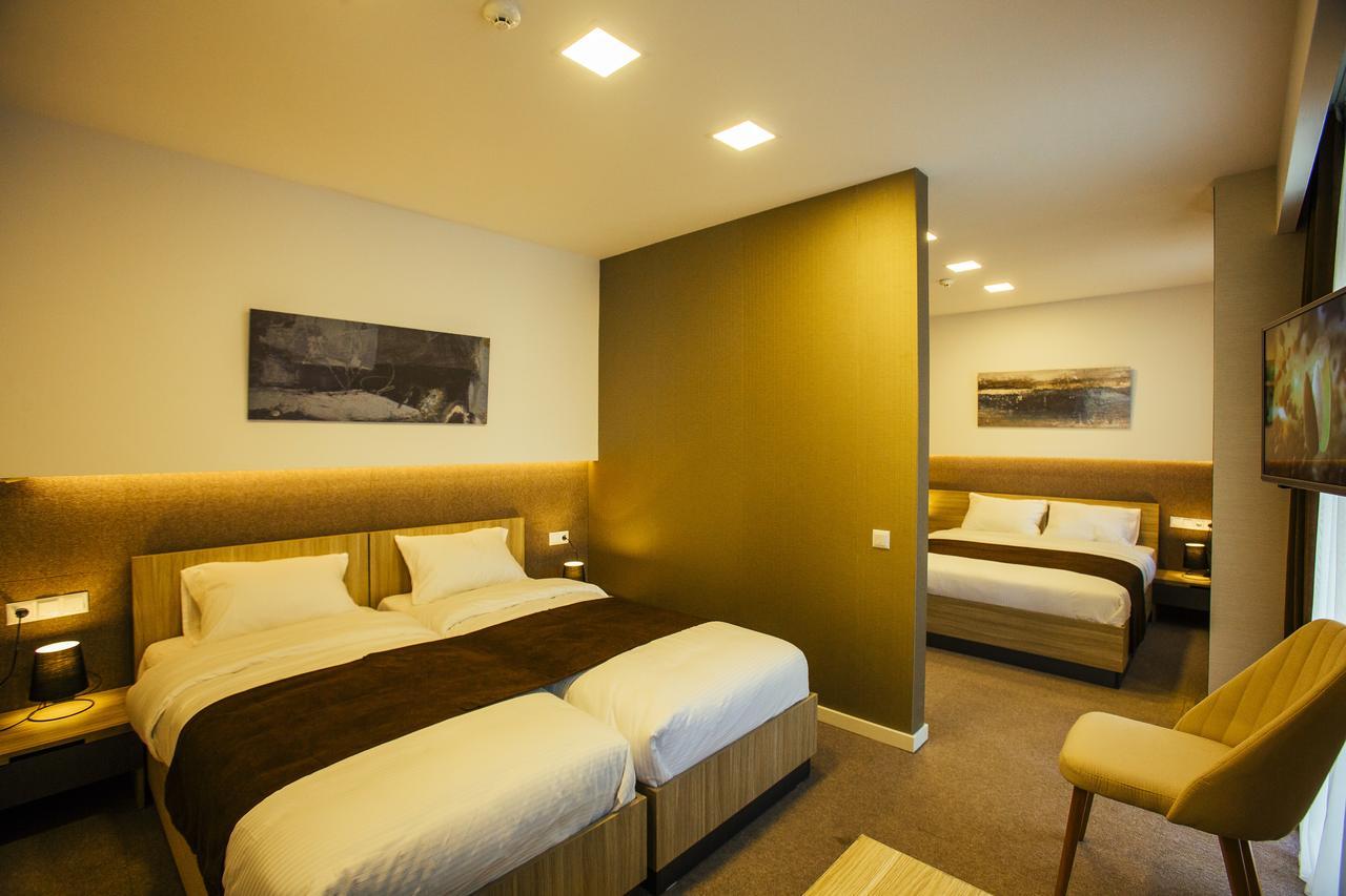 Hotel West Батуми Экстерьер фото