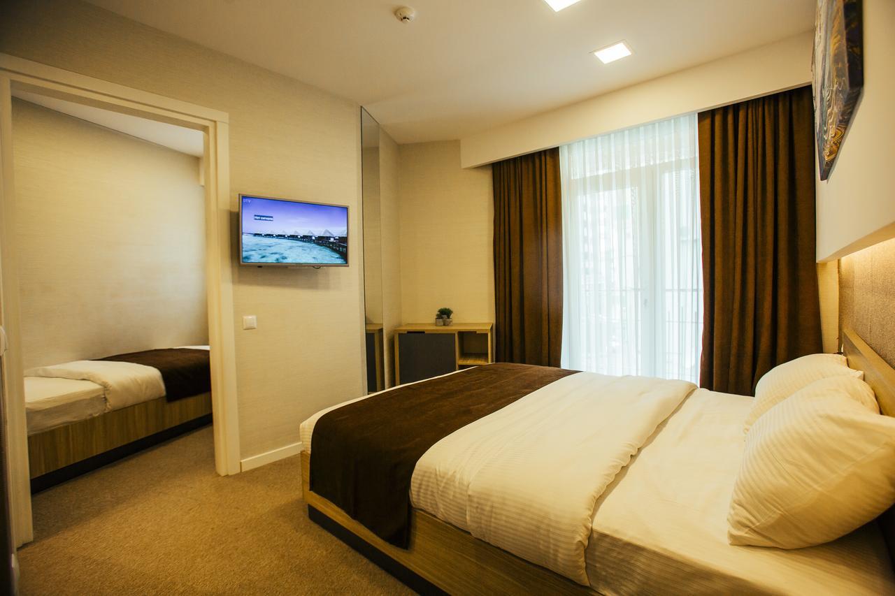 Hotel West Батуми Экстерьер фото