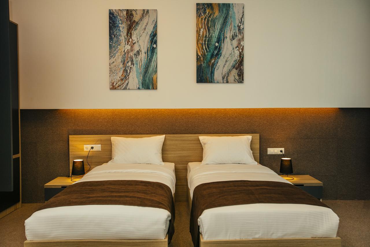 Hotel West Батуми Экстерьер фото