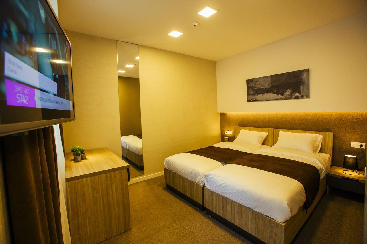 Hotel West Батуми Экстерьер фото