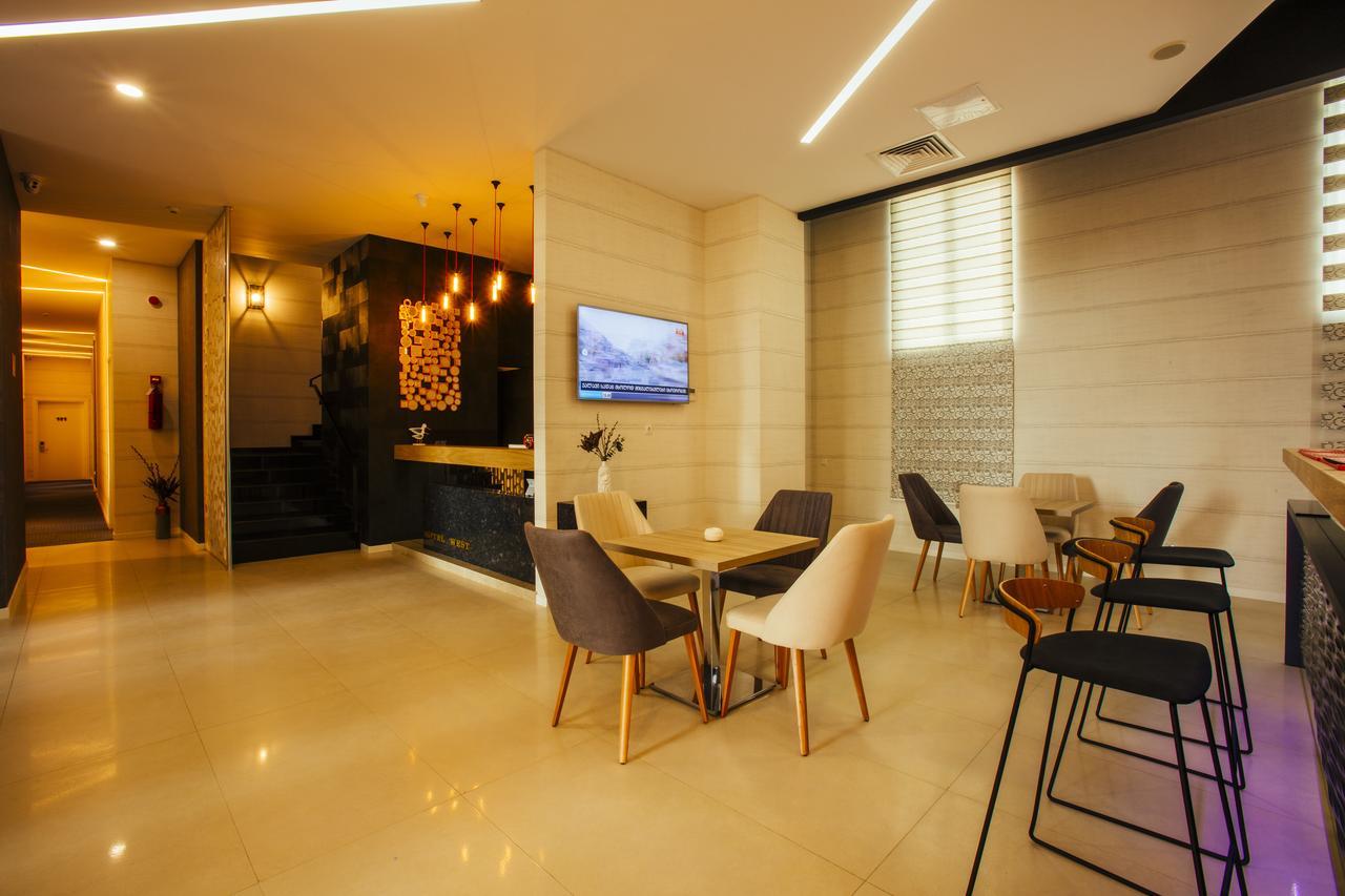 Hotel West Батуми Экстерьер фото