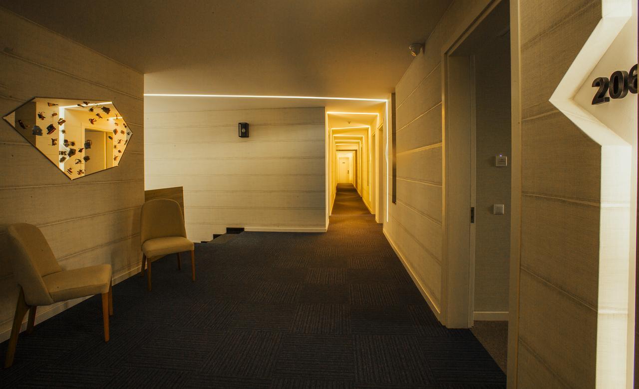 Hotel West Батуми Экстерьер фото