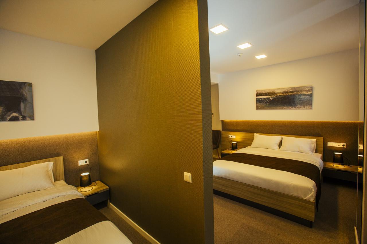 Hotel West Батуми Экстерьер фото
