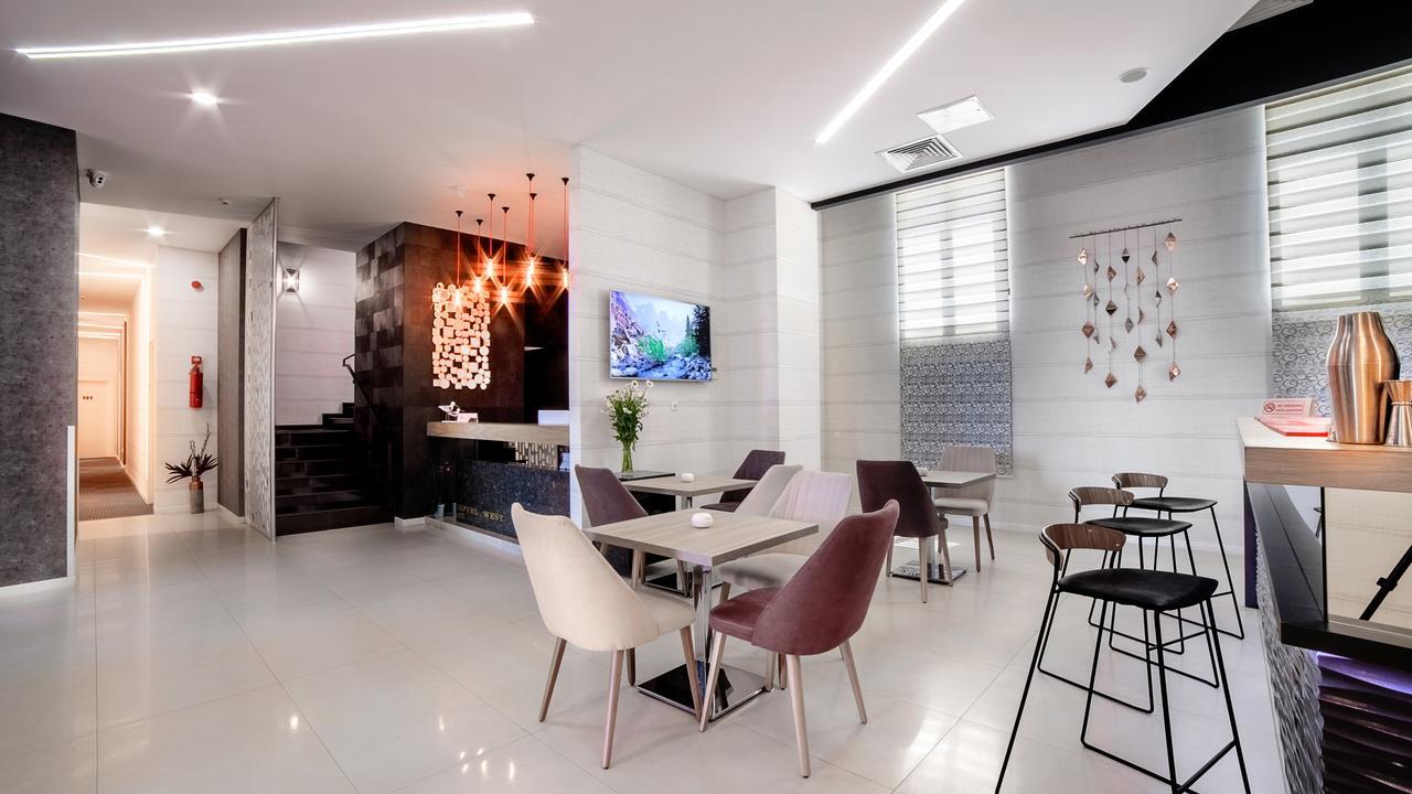 Hotel West Батуми Экстерьер фото