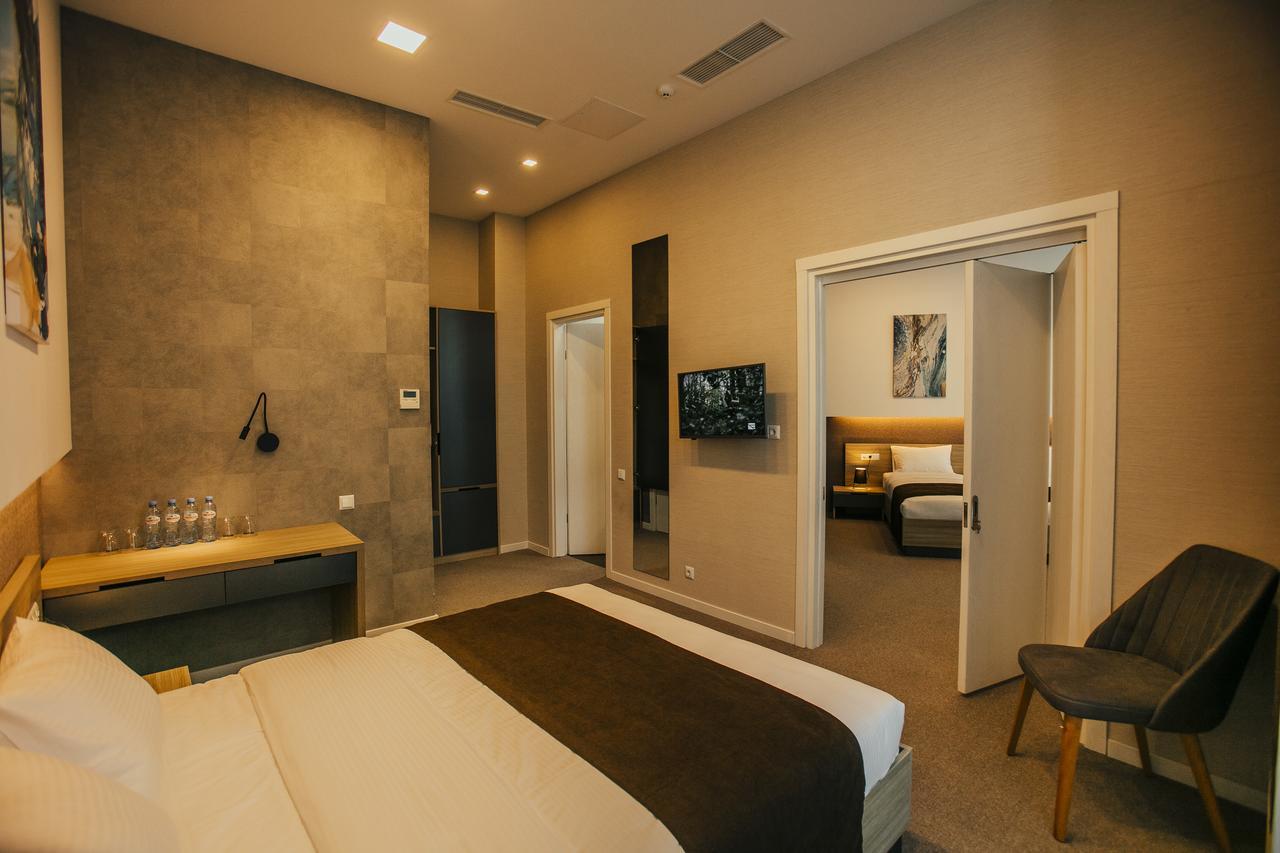 Hotel West Батуми Экстерьер фото